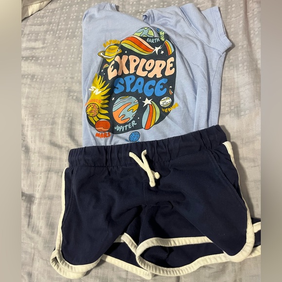 Old Navy Girls M (8) “Explore Space” Graphic Tee Light Blue Planets T. Shirt - Picture 7 of 7